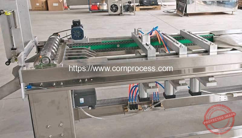 Automatic-Stretch-Film-Thermoforming-Double-Sweet-Corn-Vacuum-Packing-Machine-Cutting-Structure